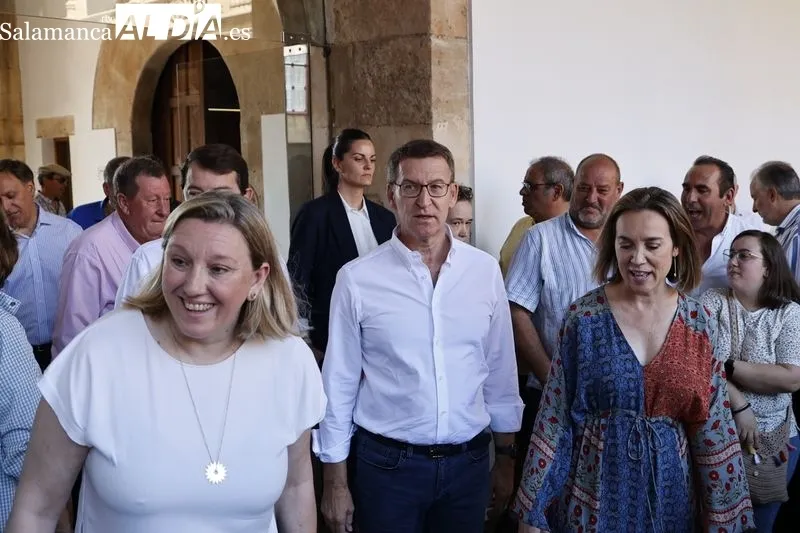 Foto 9 - Feij&oacute;o visita Salamanca e ironiza sobre S&aacute;nchez, como "gran presentador", y le pide que entreviste en sus "shows" a Irene Montero