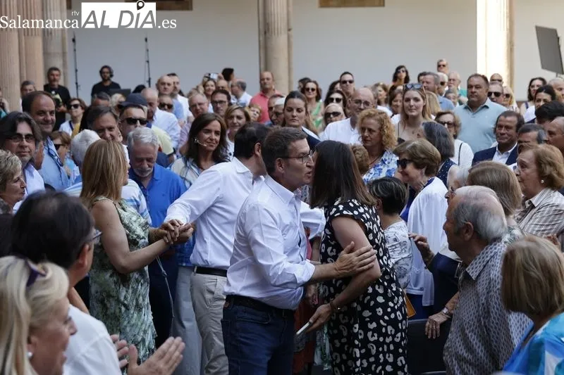 Foto 11 - Feij&oacute;o visita Salamanca e ironiza sobre S&aacute;nchez, como "gran presentador", y le pide que entreviste en sus "shows" a Irene Montero