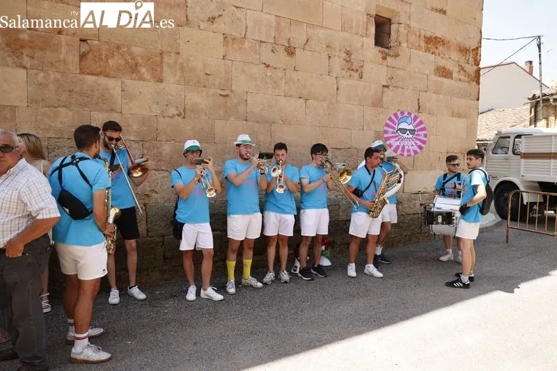 Foto 2 - Charanga para poner el broche final al fin de semana festivo en La Vell&eacute;s