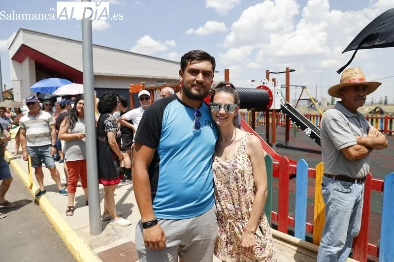 Foto 8 - En Pelabravo acaban bien las fiestas: todos los vecinos degustan una rica parrillada