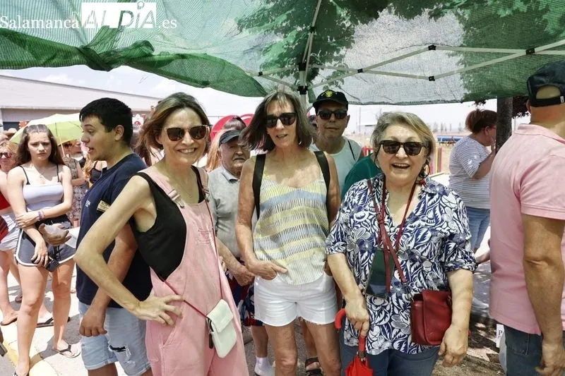 Foto 12 - En Pelabravo acaban bien las fiestas: todos los vecinos degustan una rica parrillada