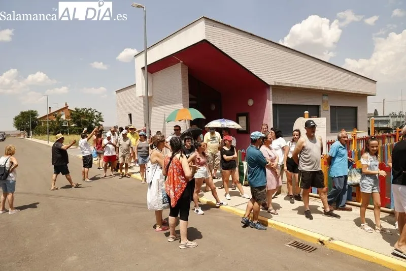 Foto 26 - En Pelabravo acaban bien las fiestas: todos los vecinos degustan una rica parrillada