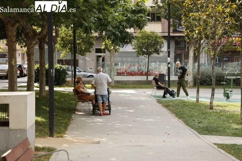Foto 3 - Los salmantinos sufren el calor y el bochorno en la tarde de este domingo