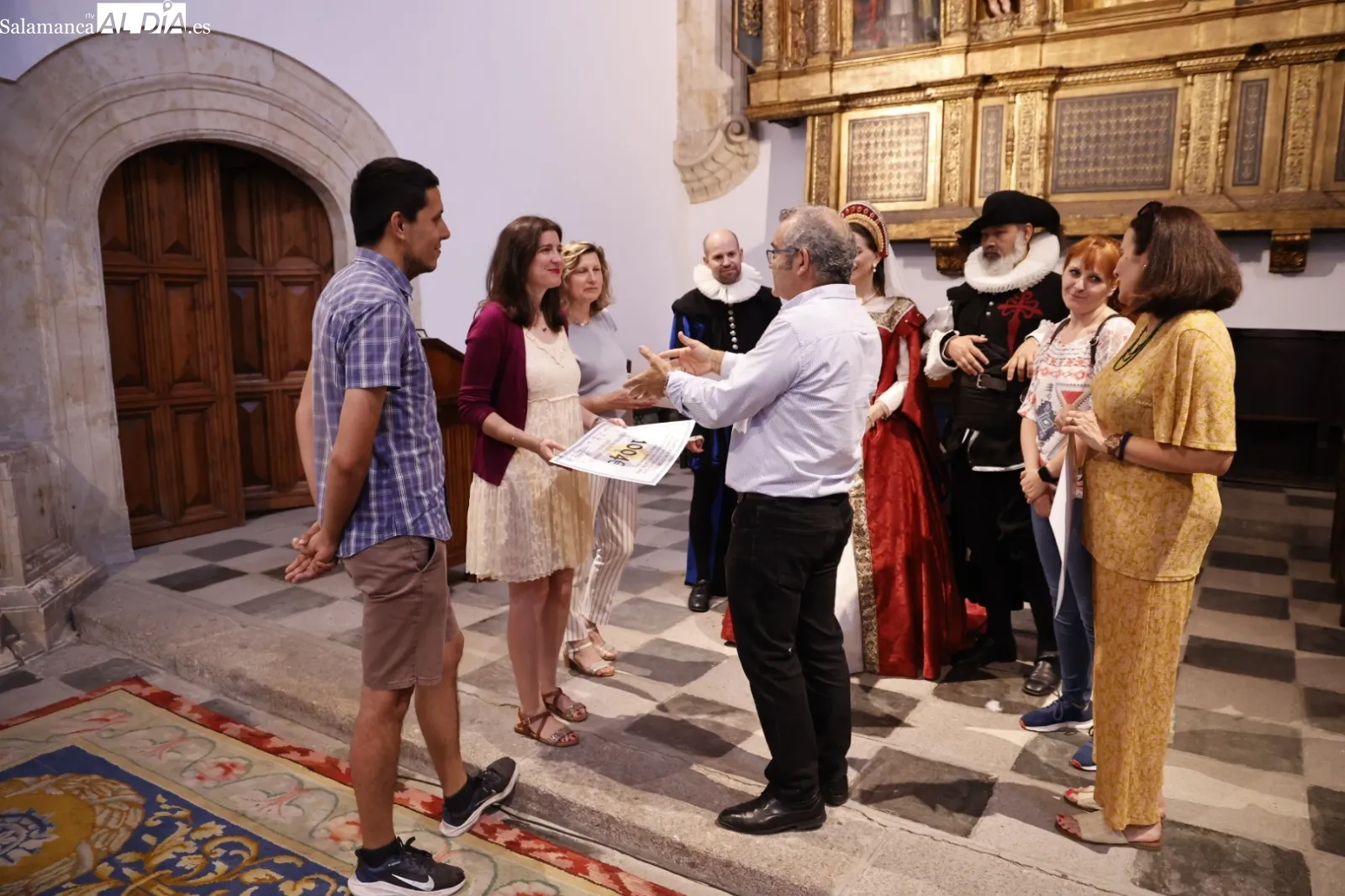 Foto 5 - Las asociaciones reciben la recaudaci&oacute;n por los eventos solidarios del Festival Siglo de Oro