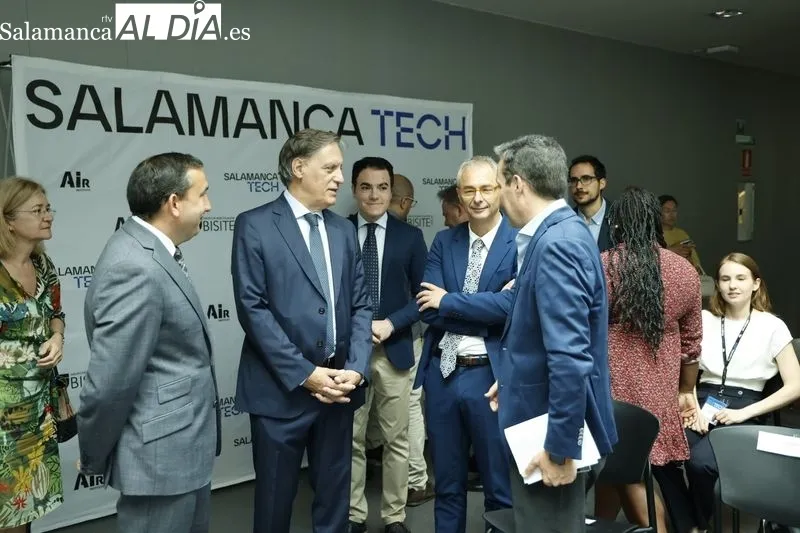 Foto 6 - Salamanca acoge una nueva jornada para  &ldquo;impulsar&rdquo; a una ciudad &ldquo;en la que la tecnolog&iacute;a y su industria tiene much&iacute;simo peso&rdquo;