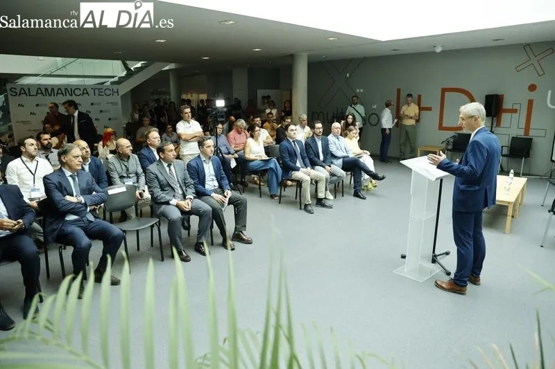 Foto 4 - Salamanca acoge una nueva jornada para  &ldquo;impulsar&rdquo; a una ciudad &ldquo;en la que la tecnolog&iacute;a y su industria tiene much&iacute;simo peso&rdquo;