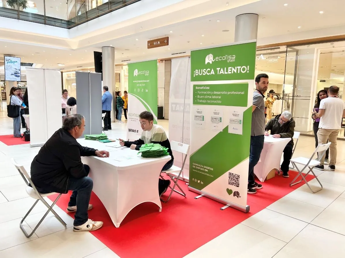 Primera Feria de Empleo en el centro comercial El Tormes