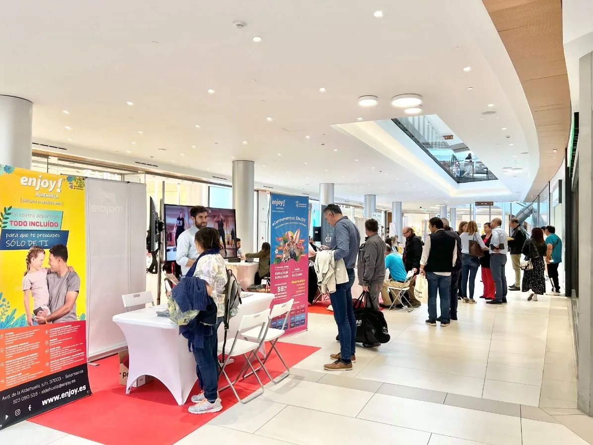 Primera Feria de Empleo en el centro comercial El Tormes