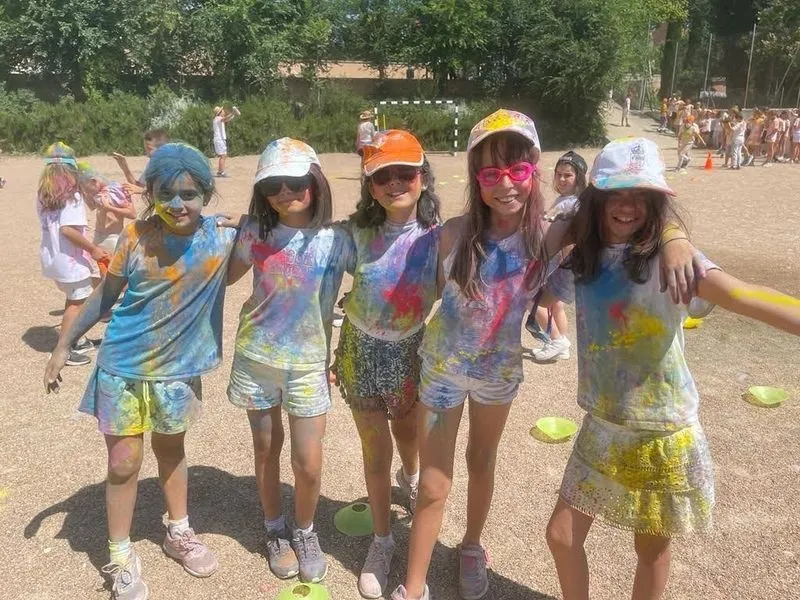 Foto 3 - "Manchado Color Party": la actividad estrella del colegio Antonio Manchado para terminar el curso