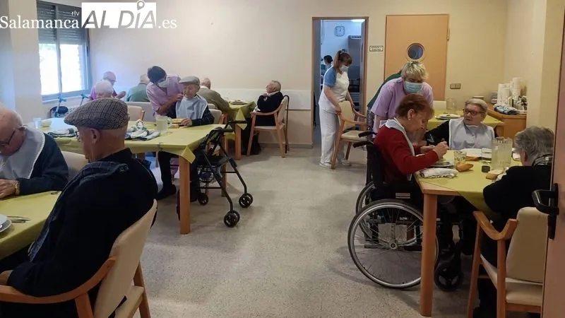 Foto 2 - Los alumnos de 'Atenci&oacute;n sociosanitaria en Lumbrales' inician la segunda rotaci&oacute;n de sus pr&aacute;cticas