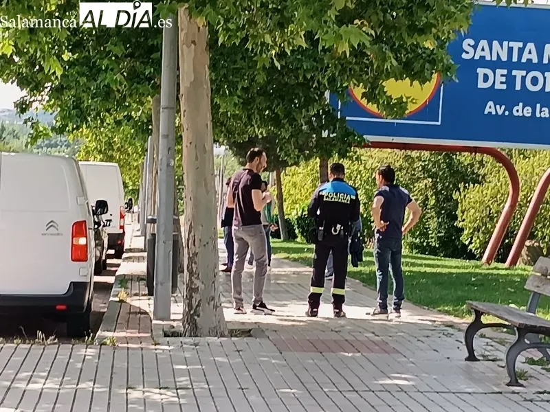 Efectos de la colisión por alcance de dos vehículos en la avenida Fernando III El Santo, junto a la glorieta Beatriz de Suavia. Foto CGH