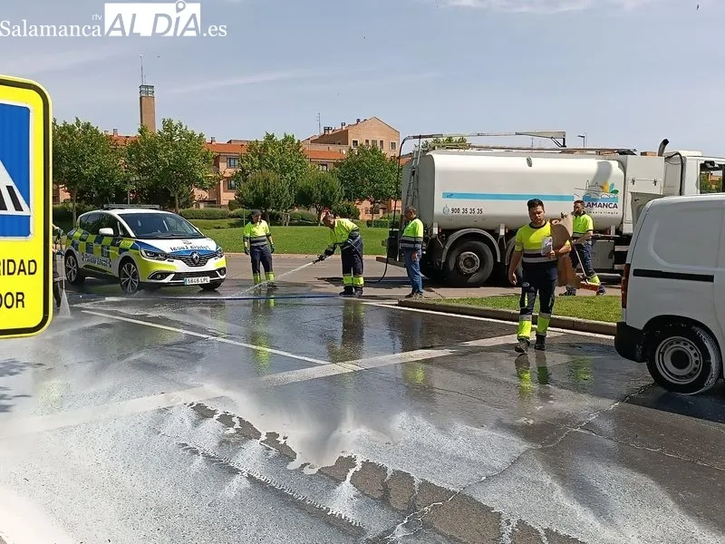Efectos de la colisión por alcance de dos vehículos en la avenida Fernando III El Santo, junto a la glorieta Beatriz de Suavia. Foto CGH
