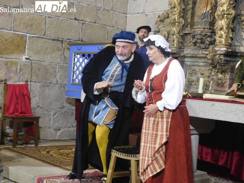 Representación de la obra 'Buscando a Nebrija' en la iglesia parroquial de Cerralbo 