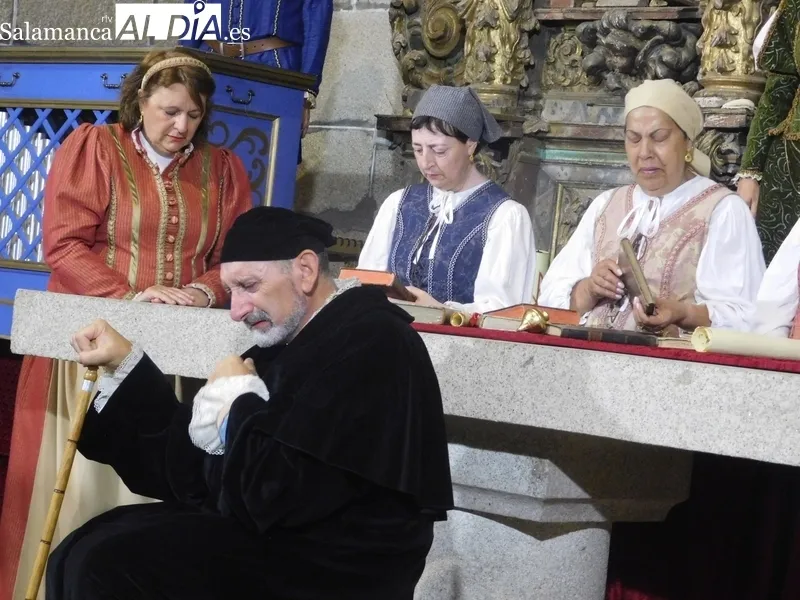 Representación de la obra 'Buscando a Nebrija' en la iglesia parroquial de Cerralbo 
