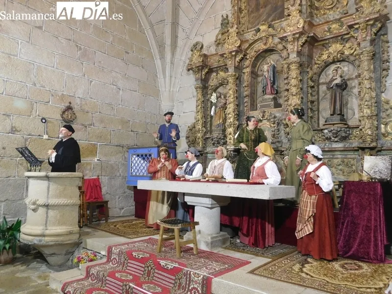 Representación de la obra 'Buscando a Nebrija' en la iglesia parroquial de Cerralbo 