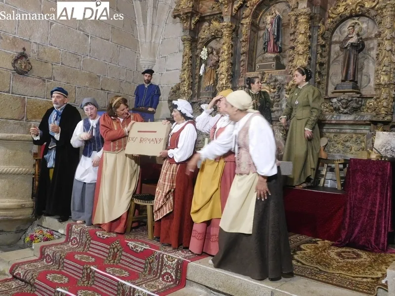 Representación de la obra 'Buscando a Nebrija' en la iglesia parroquial de Cerralbo 