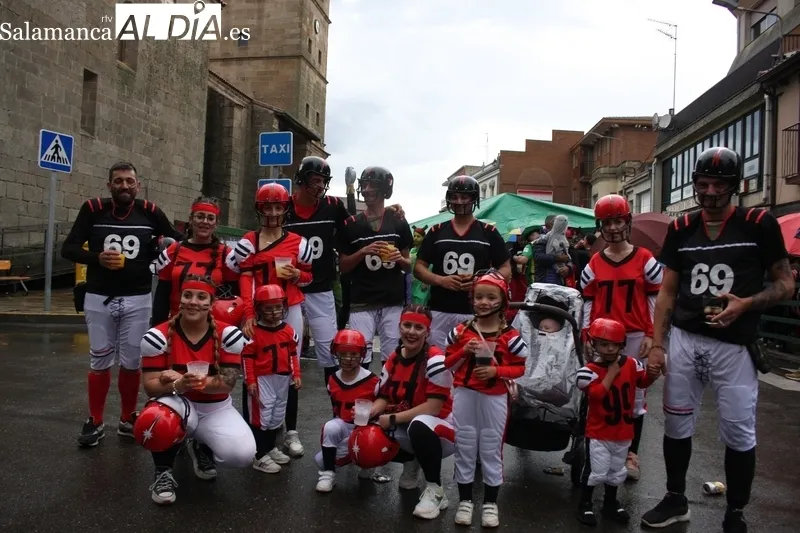 Desfile de disfraces el Jueves de Corpus en Vitigudino  