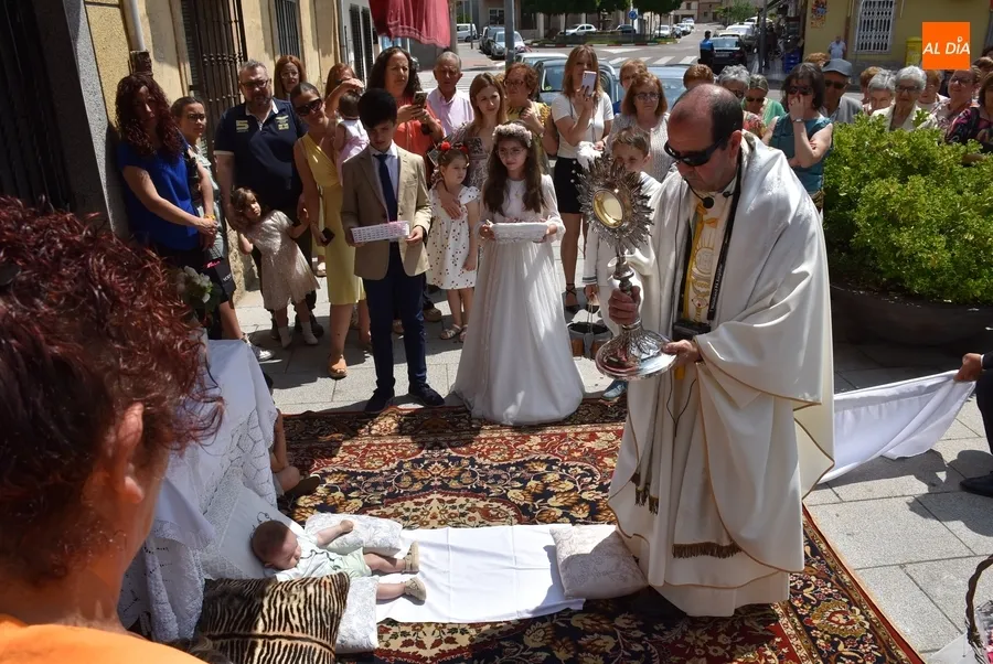 Foto 11 - Bendecidos varios beb&eacute;s en la Sacramental de San Crist&oacute;bal