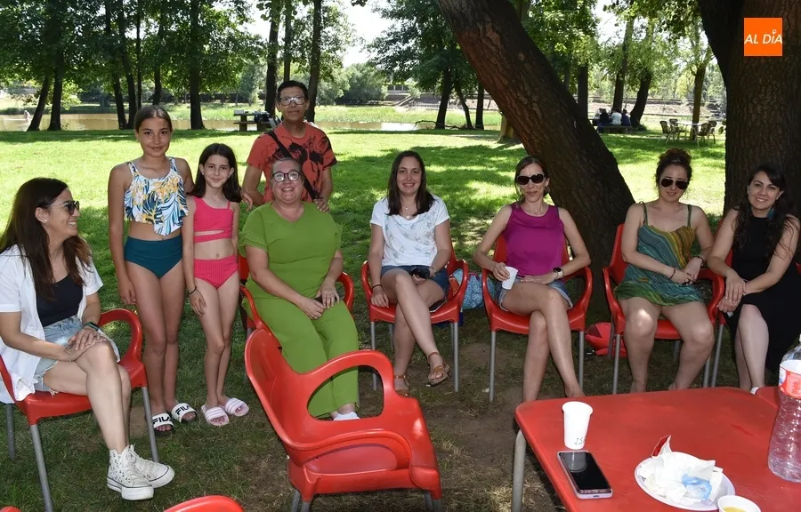 Foto 2 - El Centro de Adultos celebra el inminente final del curso con una comida conjunta en El Pic&oacute;n