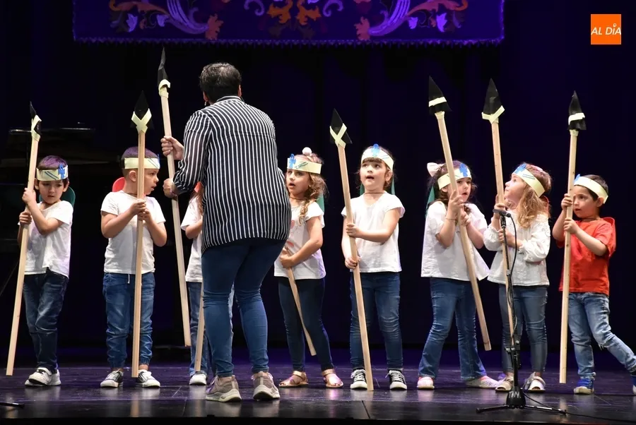 Foto 7 - Los m&aacute;s peque&ntilde;os de la Escuela de M&uacute;sica viajan por el mundo antes de irse de vacaciones