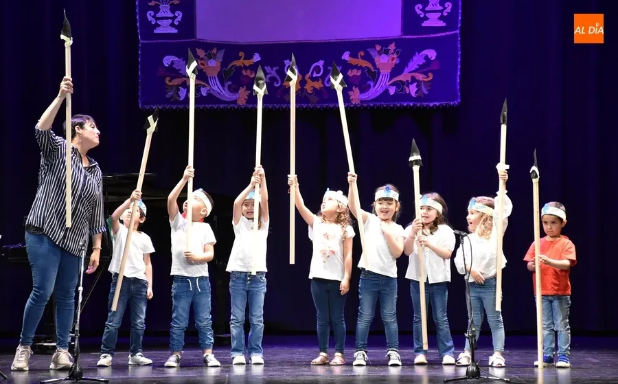 Foto 8 - Los m&aacute;s peque&ntilde;os de la Escuela de M&uacute;sica viajan por el mundo antes de irse de vacaciones