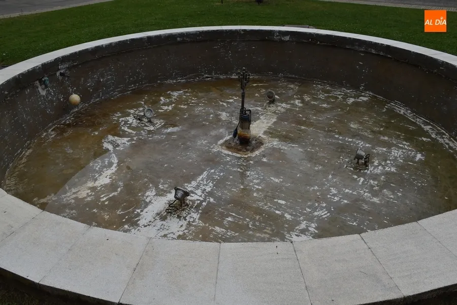 Foto 5 - Vuelve a estar operativa la fuente de la Avenida de Los Ca&ntilde;itos