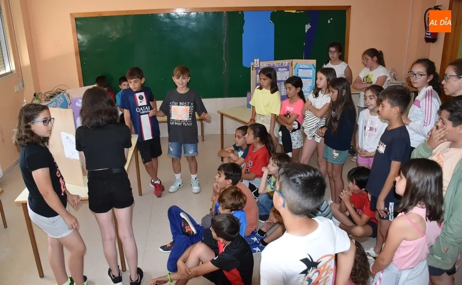 Foto 2 - Derroche de ingenio de los alumnos del Colegio Mir&oacute;briga en el culmen de su &lsquo;Science Fair&rsquo;