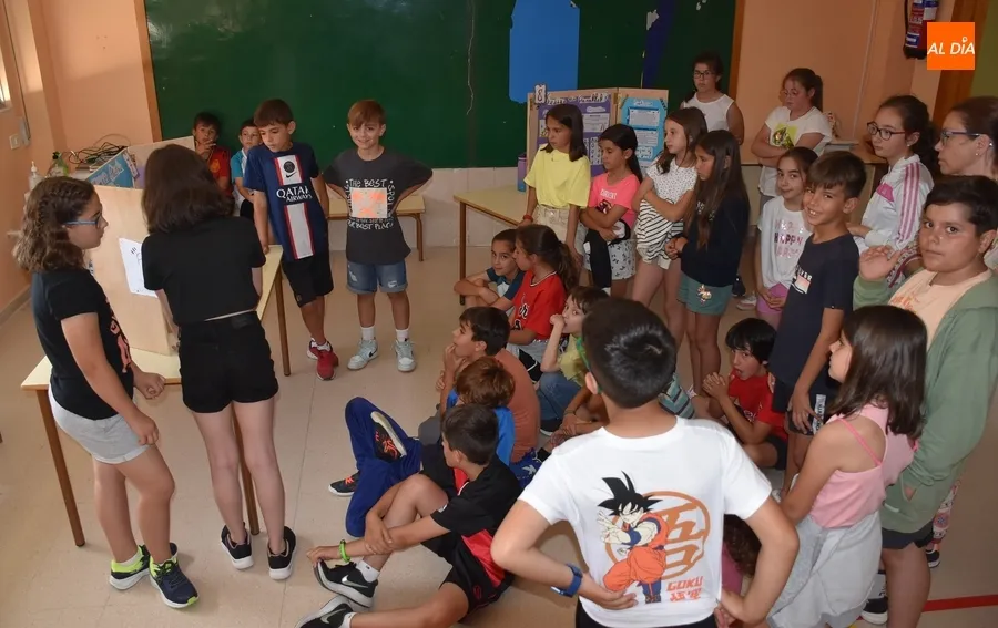 Foto 3 - Derroche de ingenio de los alumnos del Colegio Mir&oacute;briga en el culmen de su &lsquo;Science Fair&rsquo;