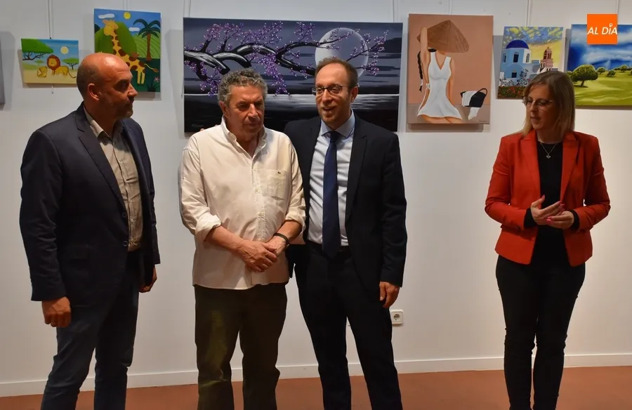 Foto 4 - La &ldquo;gran familia&rdquo; del Taller Municipal de Pintura muestra sus creaciones