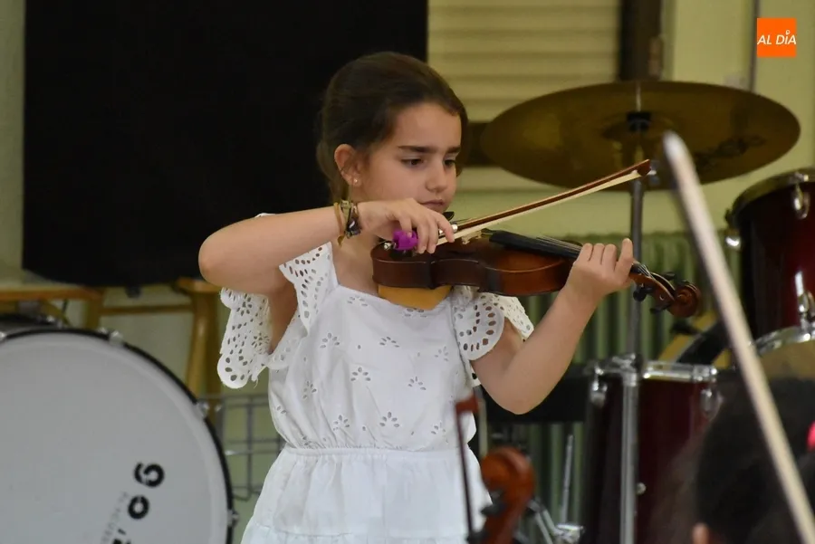 Foto 3 - Los alumnos de viol&iacute;n abren la semana final de audiciones de la Escuela de M&uacute;sica