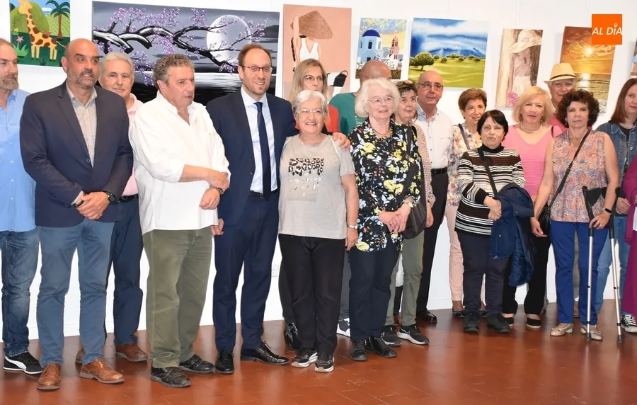 Foto 7 - La &ldquo;gran familia&rdquo; del Taller Municipal de Pintura muestra sus creaciones