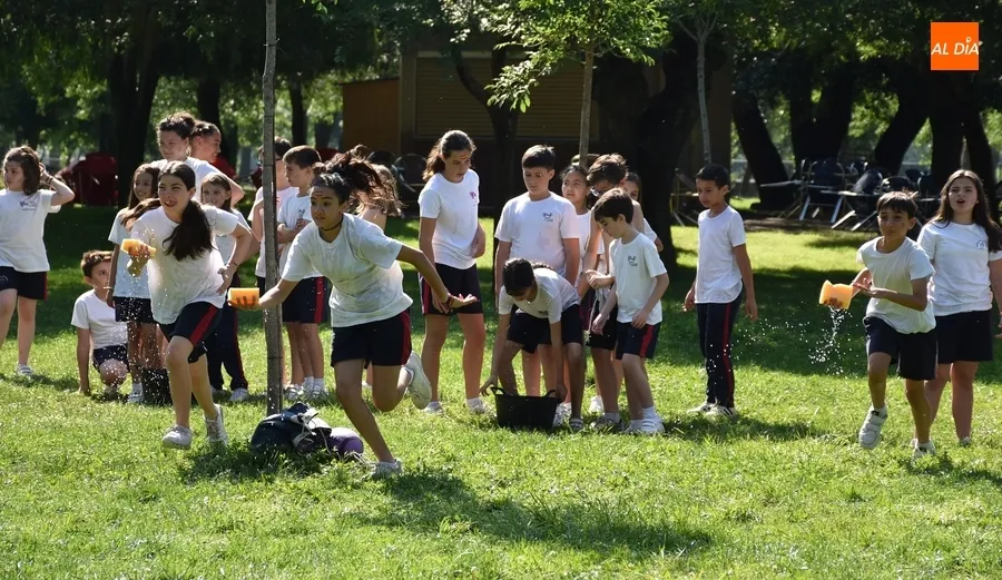 Foto 2 - Misioneras-Santa Teresa pasa la &uacute;ltima ma&ntilde;ana del curso escolar a orillas del r&iacute;o