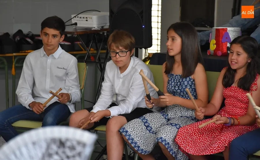Foto 10 - El Colegio San Francisco grad&uacute;a a todo ritmo a su promoci&oacute;n &ldquo;m&aacute;s viajera&rdquo;
