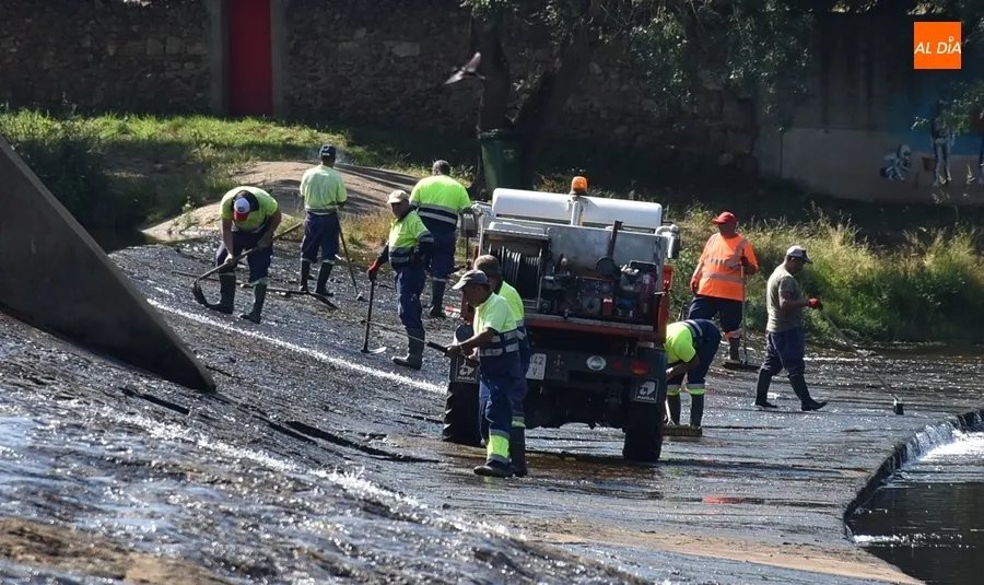 Foto 2 - Puesta a punto la presa de La Pesquera para lo que est&aacute; por venir