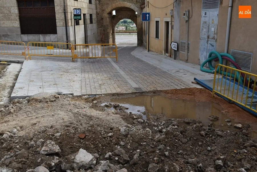 Foto 2 - El Campo de Carniceros empieza a mostrar su doble altura y su futura fuente