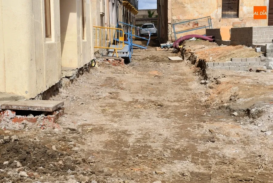 Foto 4 - El Campo de Carniceros empieza a mostrar su doble altura y su futura fuente
