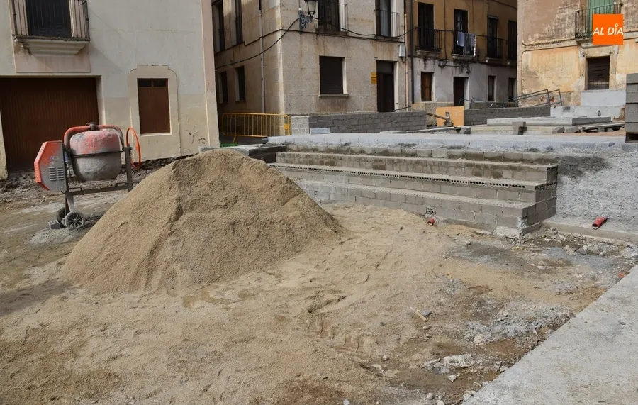 Foto 5 - El Campo de Carniceros empieza a mostrar su doble altura y su futura fuente