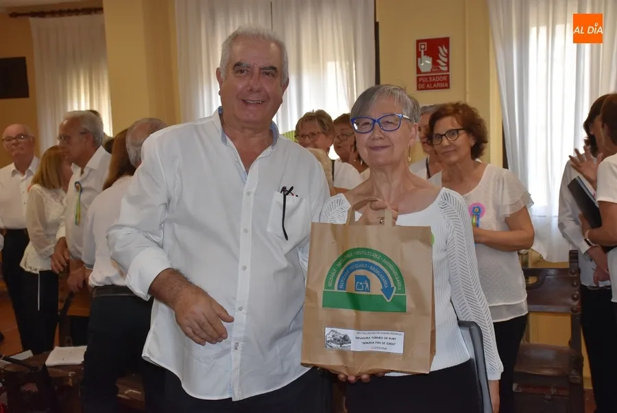 Foto 11 - Una tarde llena de cultura pone el broche al curso en el Centro de Mayores