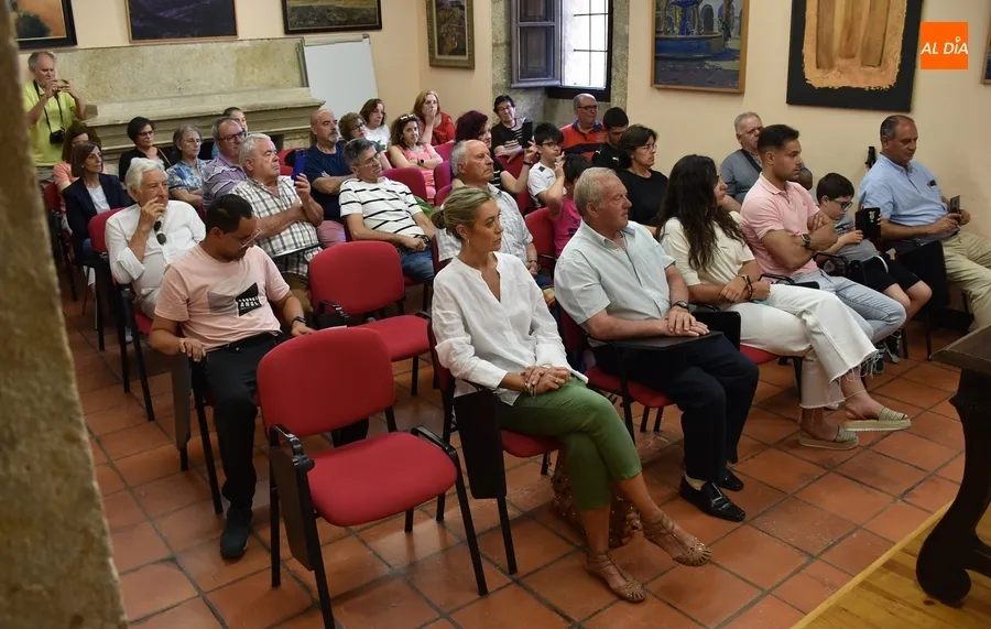 Foto 5 - Juan Pablo Gonz&aacute;lez se encarga de despedir el curso de la Escuela de Tamborileros