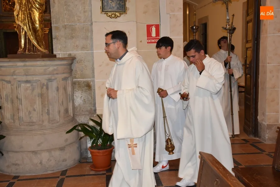 Foto 2 - La Di&oacute;cesis festeja las Bodas de Oro de dos sacerdotes