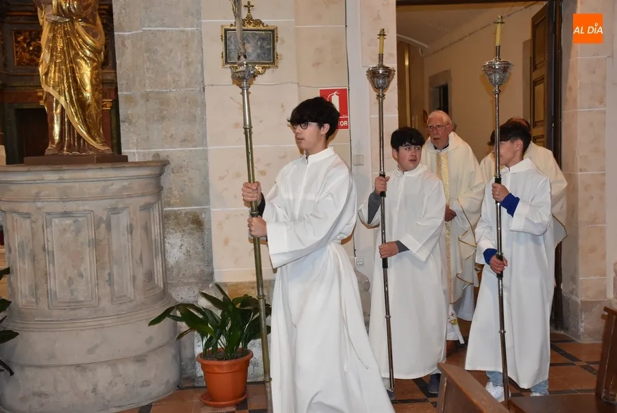Foto 3 - La Di&oacute;cesis festeja las Bodas de Oro de dos sacerdotes