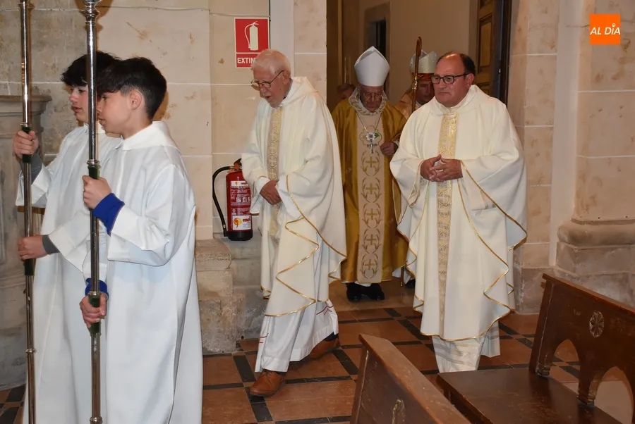 Foto 4 - La Di&oacute;cesis festeja las Bodas de Oro de dos sacerdotes