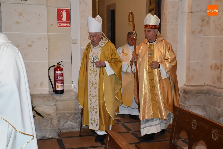 Foto 5 - La Di&oacute;cesis festeja las Bodas de Oro de dos sacerdotes