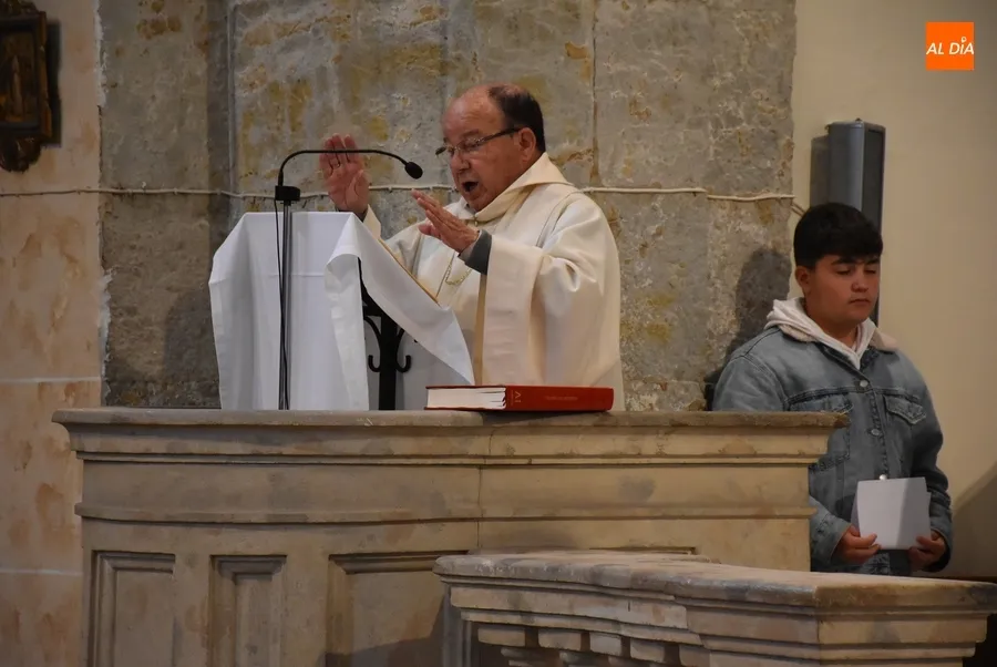 Foto 6 - La Di&oacute;cesis festeja las Bodas de Oro de dos sacerdotes