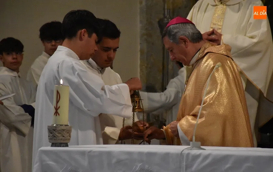 Foto 7 - La Di&oacute;cesis festeja las Bodas de Oro de dos sacerdotes