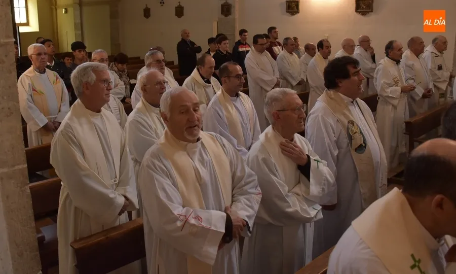 Foto 8 - La Di&oacute;cesis festeja las Bodas de Oro de dos sacerdotes