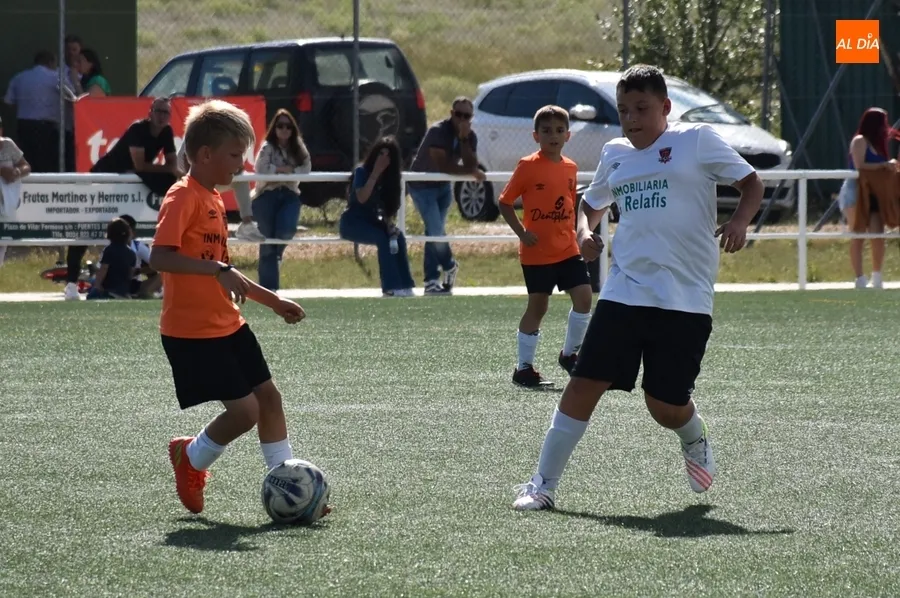 Foto 2 - Alevines y benjamines del Ciudad Rodrigo CF protagonizan el final definitivo de la temporada futbolera