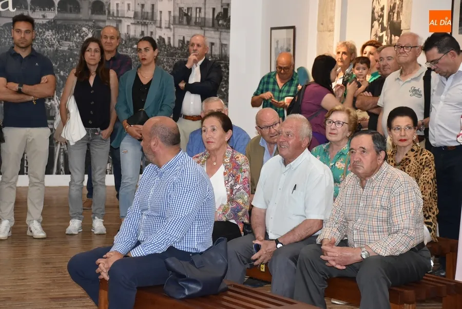Foto 8 - Jos&eacute; Ram&oacute;n Cid redondea el programa vinculado a la exposici&oacute;n &lsquo;La memoria taurina&rsquo;