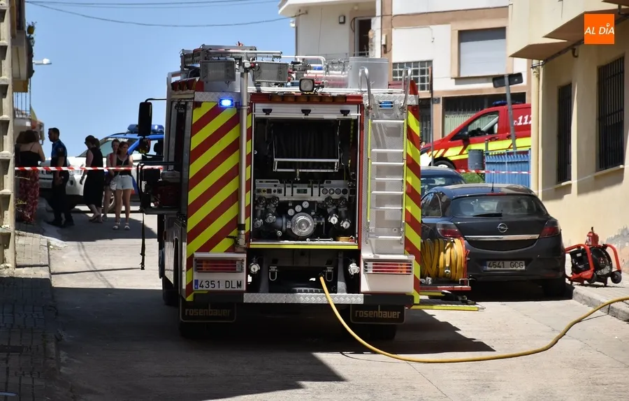 Foto 5 - Herido leve un anciano de 89 a&ntilde;os en el incendio de una vivienda de la calle Gerona