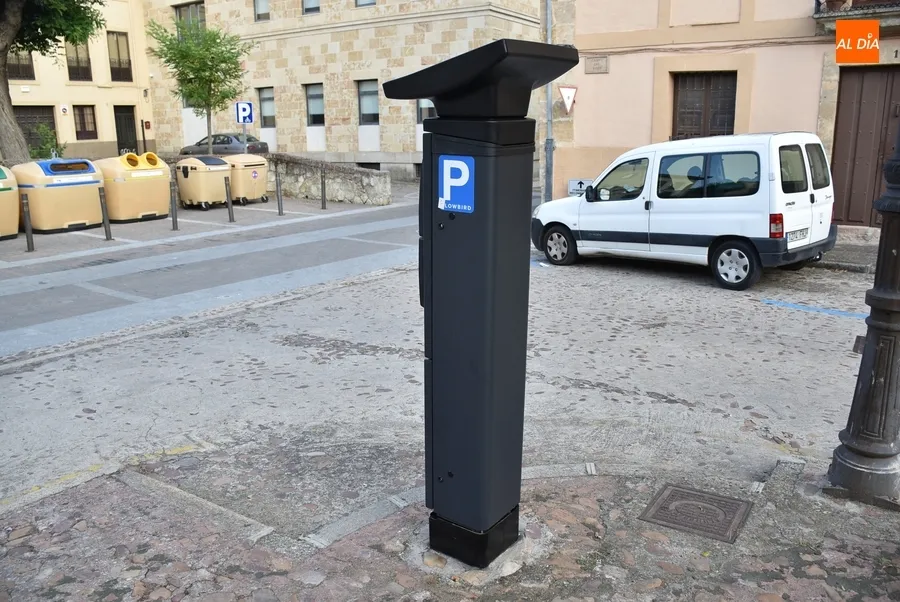 Foto 4 - Llegan los nuevos parqu&iacute;metros tras un inusual d&iacute;a sin ORA